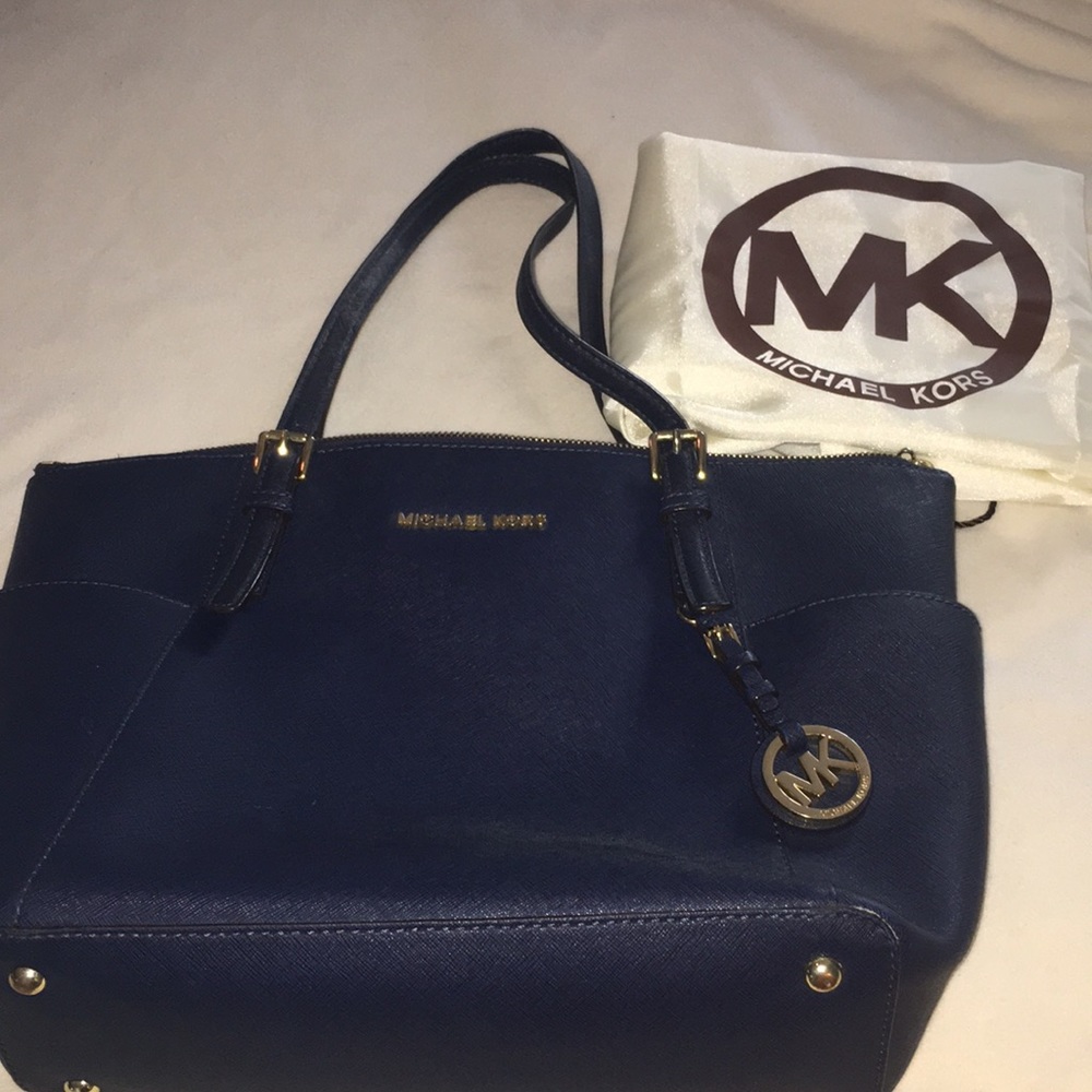Michael Kora tote